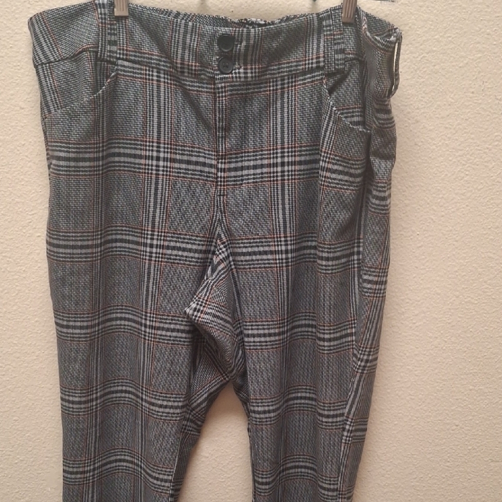 Torrid Women's Plaid Trousers in Black and Gray